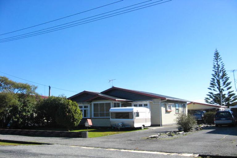 Photo of property in 8 Ida Street, Greymouth, 7805