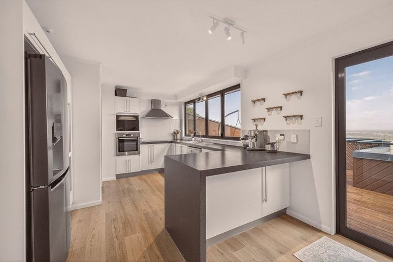 Photo of property in 5 Plains View, Mount Pleasant, Christchurch, 8081