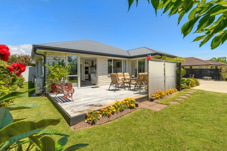 Photo of property in 18 Oakwood Way, Papamoa Beach, Papamoa, 3118