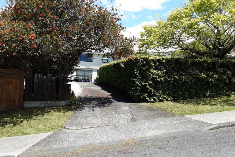 Photo of property in 12 Meadowvale Avenue, Forrest Hill, Auckland, 0620