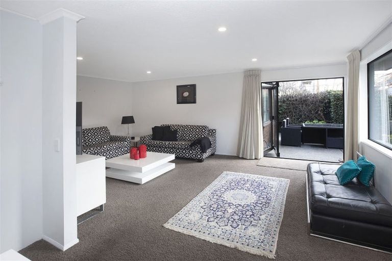 Photo of property in 1/31a Lansbury Avenue, Strowan, Christchurch, 8052