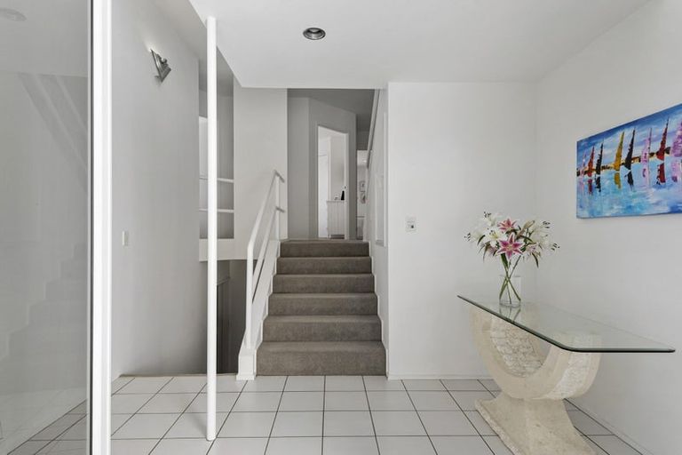 Photo of property in 32 Whale Cove, Stanmore Bay, Whangaparaoa, 0932