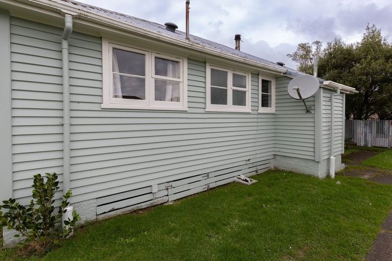 Photo of property in 14 Colvin Street, Westport, 7825