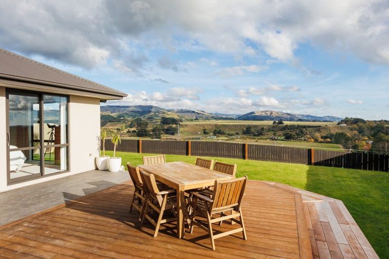 Photo of property in 156 Pacific Drive, Fitzherbert, Palmerston North, 4410