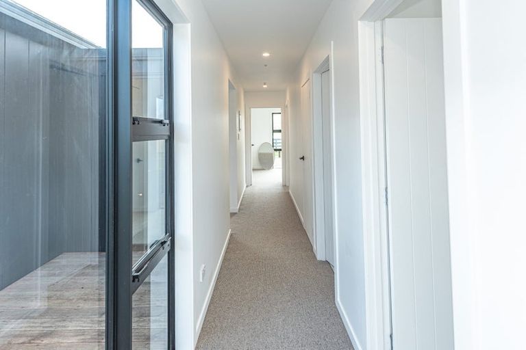 Photo of property in 16 Coleman Avenue, Waverley, 4591