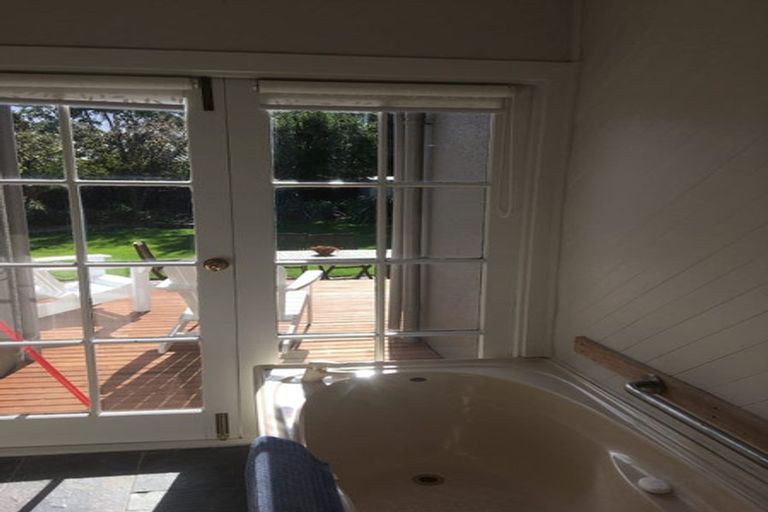 Photo of property in 5 Beachville Road, Redcliffs, Christchurch, 8081