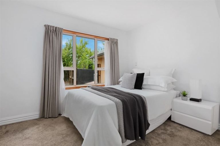 Photo of property in 55 Memorial Avenue, Ilam, Christchurch, 8053