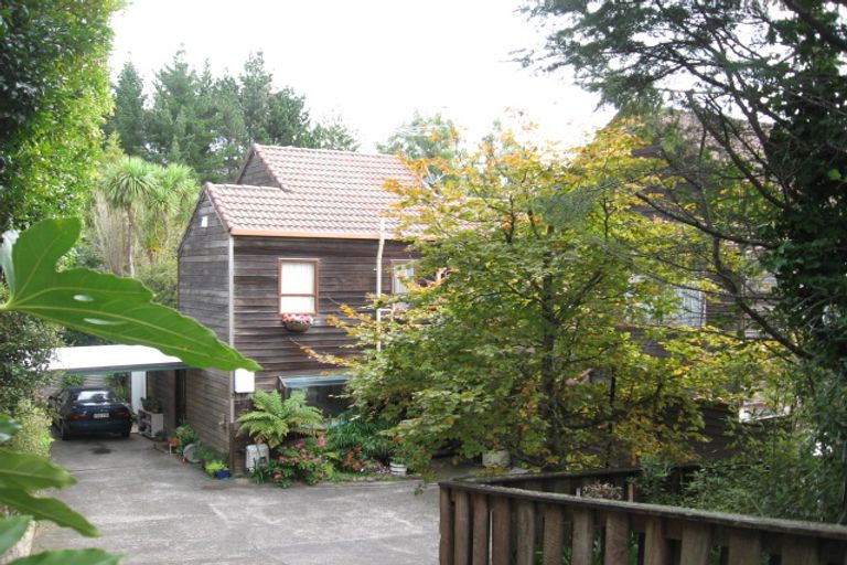 Photo of property in 2/11 Nickleby Place, Mellons Bay, Auckland, 2014