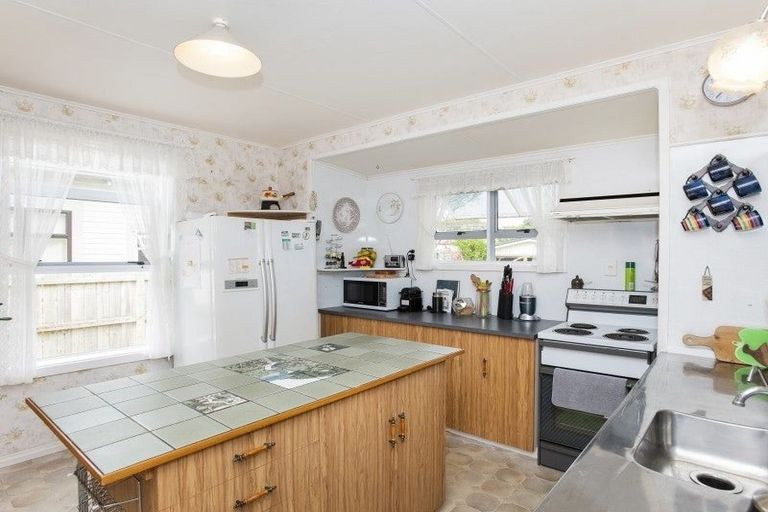 Photo of property in 17 Cobden Street, Gisborne, 4010