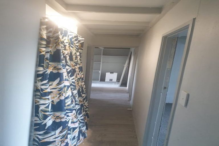 Photo of property in 4/40a West Coast Road, Glen Eden, Auckland, 0602