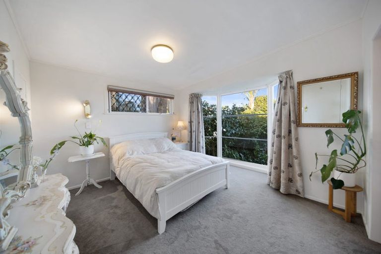 Photo of property in 23 Pohutukawa Avenue, Shelly Park, Auckland, 2014