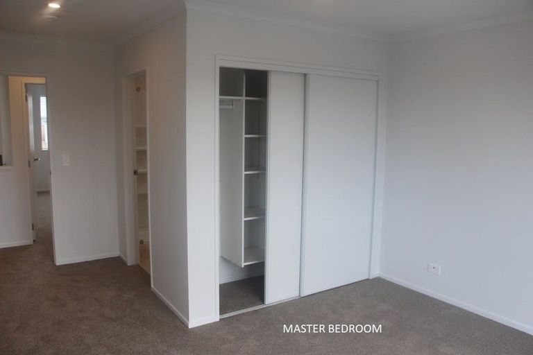 Photo of property in 29 Ambar Ridge Avenue, Massey, Auckland, 0614