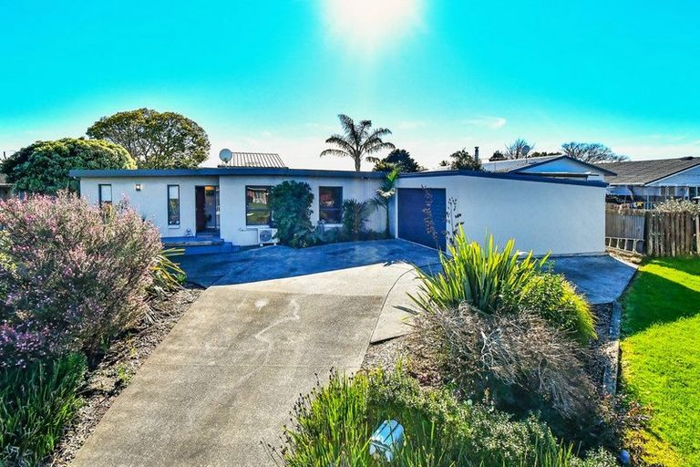 Photo of property in 24 Magnolia Avenue, Opaheke, Papakura, 2113