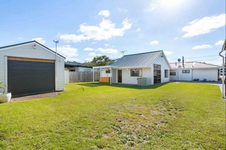 Photo of property in 205 Tamaki Road, Whangamata, 3620