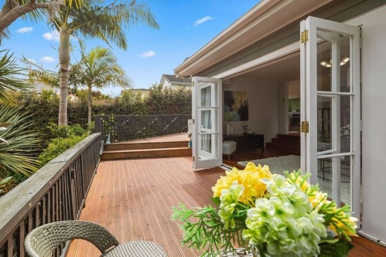 Photo of property in 1/154 Forrest Hill Road, Forrest Hill, Auckland, 0620