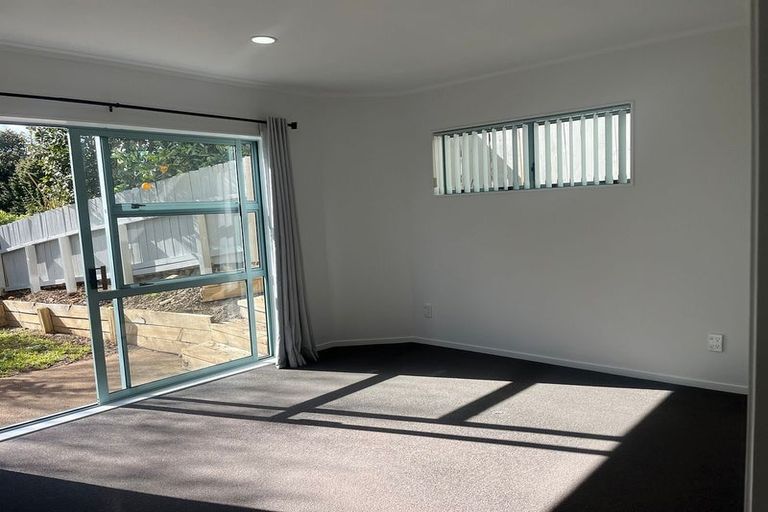 Photo of property in 2/7 Marbeth Court, Botany Downs, Auckland, 2010