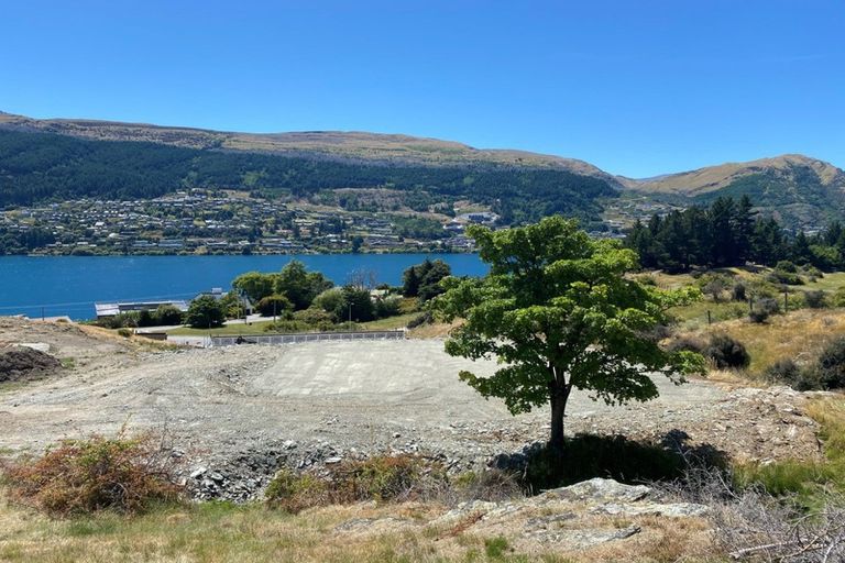 Photo of property in 5 Red Deer Rise, Kelvin Heights, Queenstown, 9300