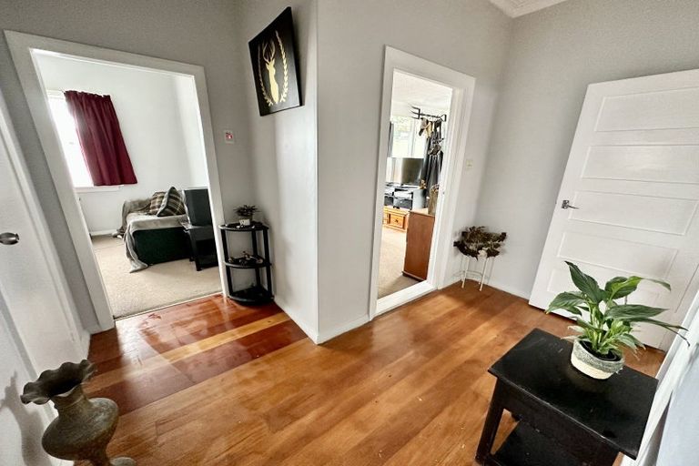 Photo of property in 12 Douglas Street, Hawera, 4610