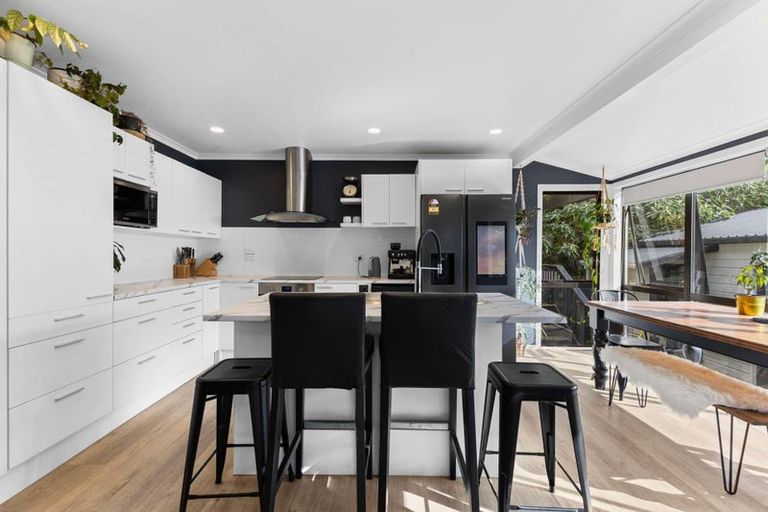 Photo of property in 7 Waterloo Place, Westown, New Plymouth, 4310