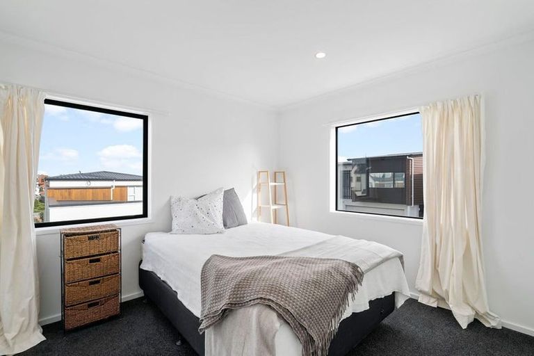 Photo of property in 24 Frank Gill Road, Hobsonville, Auckland, 0616