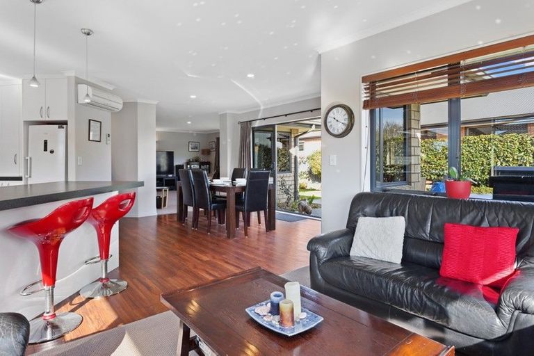 Photo of property in 16 Taunton Place, Rangiora, 7400