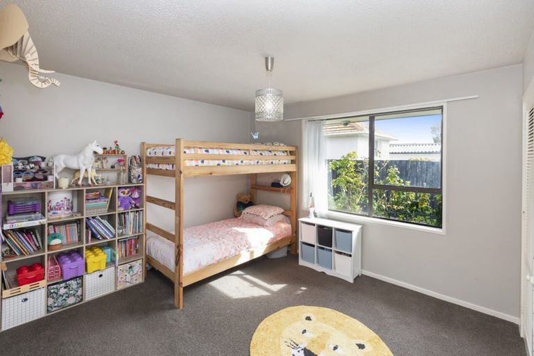 Photo of property in 2/265 Estuary Road, South New Brighton, Christchurch, 8062