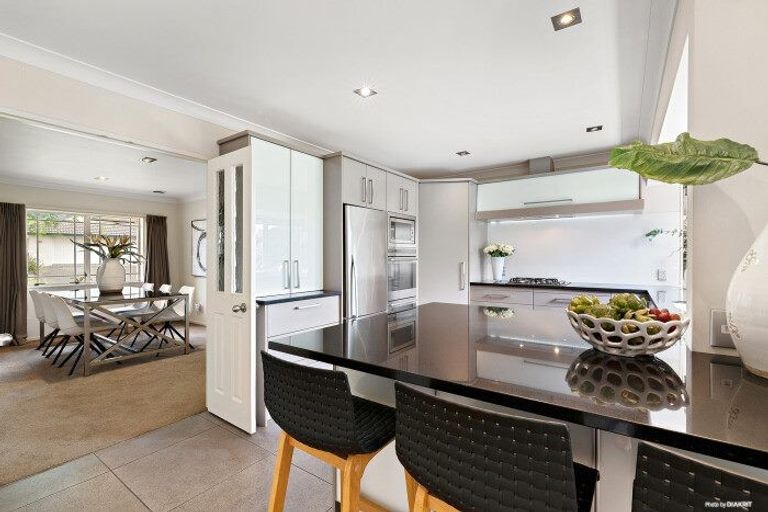 Photo of property in 7 Yarlside Place, Northpark, Auckland, 2013