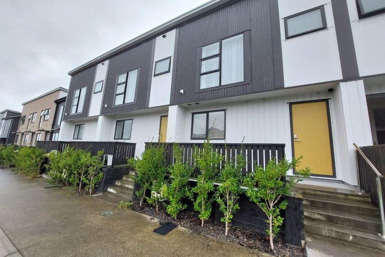 Photo of property in 74 Manarini Road, Westgate, Auckland, 0614