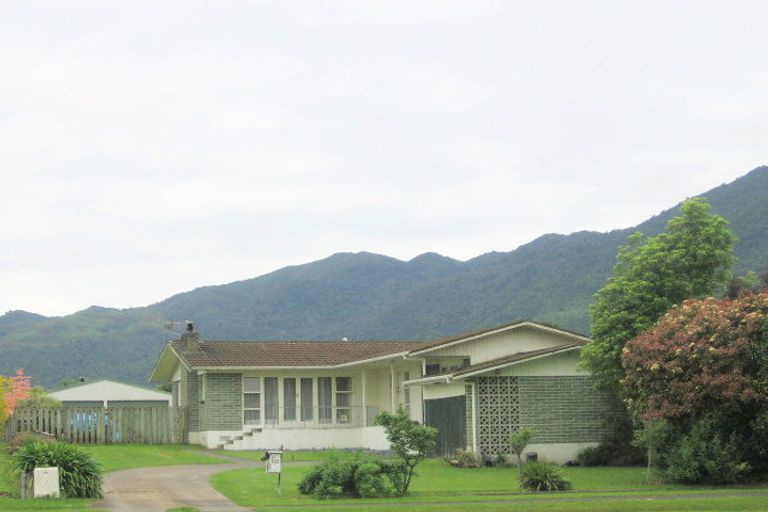 Photo of property in 132 Stanley Avenue, Te Aroha, 3320