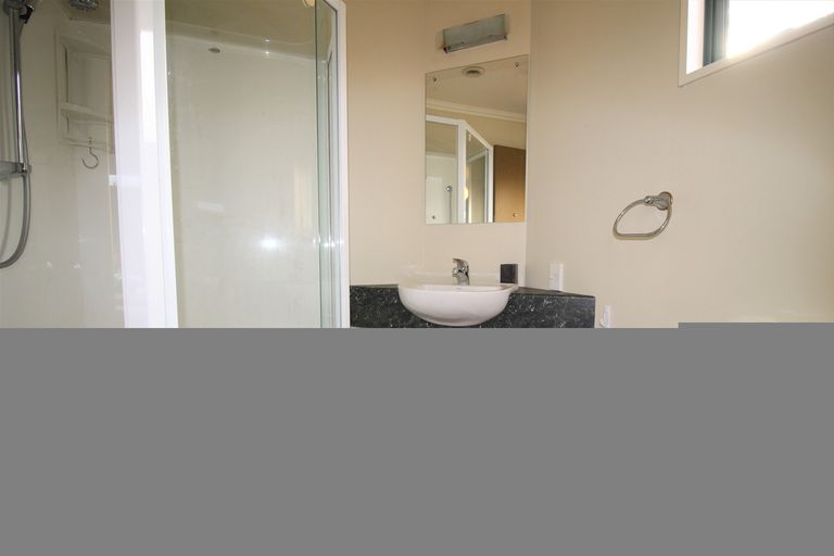 Photo of property in 24 Whitby Street, Clyde, 9330