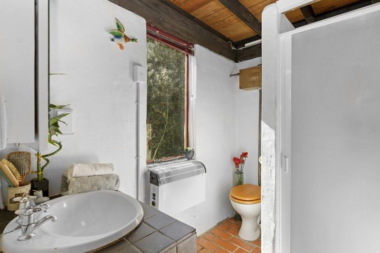 Photo of property in 22 Rakeiora Grove, Korokoro, Lower Hutt, 5012