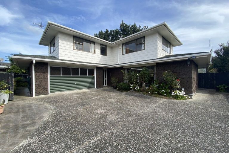 Photo of property in 8a Caulfield Place, Awapuni, Palmerston North, 4412