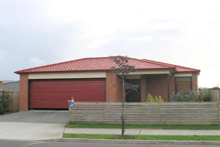 Photo of property in 38 Woodbank Drive, Glen Eden, Auckland, 0602