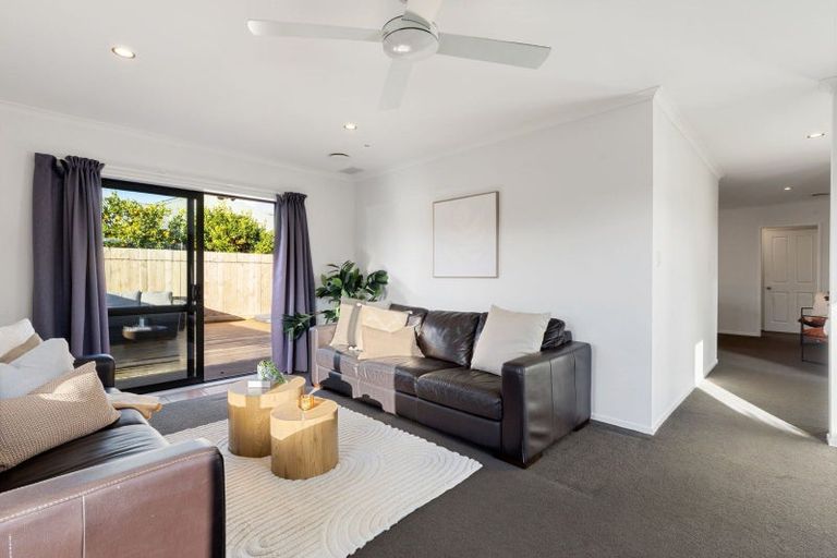 Photo of property in 10 Cairns Crescent, Rototuna, Hamilton, 3210