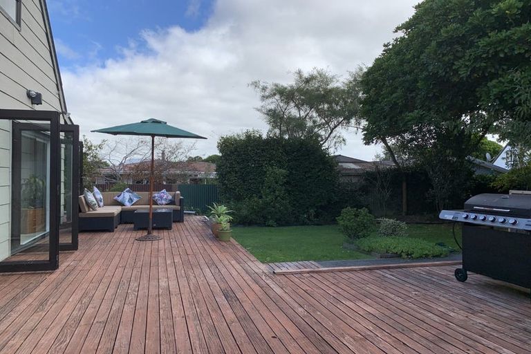 Photo of property in 11 Renata Road, Otaki, 5512