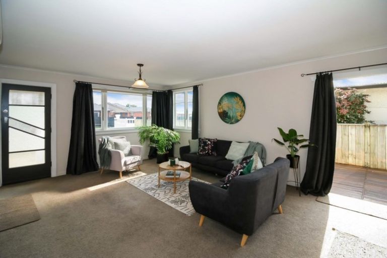 Photo of property in 421b Mangorei Road, Highlands Park, New Plymouth, 4312