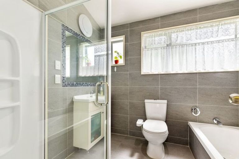 Photo of property in 47b Noeleen Street, Glenfield, Auckland, 0629