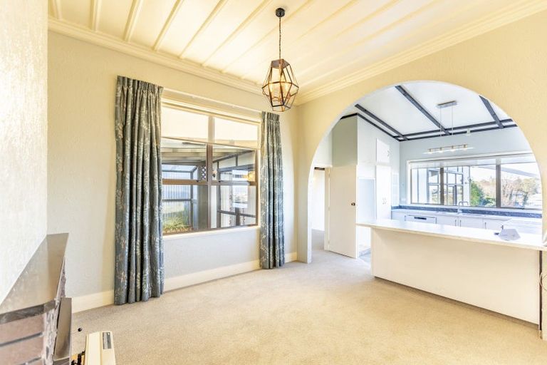 Photo of property in 19 Havelock Road, Hospital Hill, Napier, 4110