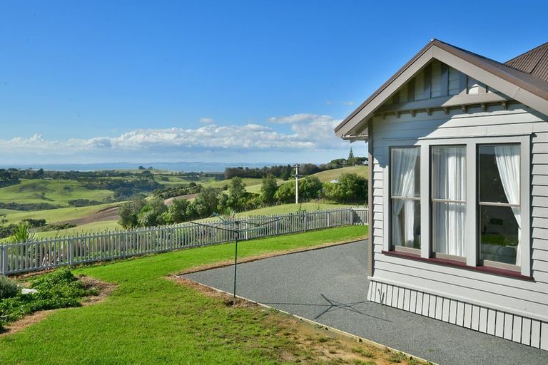 Photo of property in 21 Shine Road, South Head, Helensville, 0874