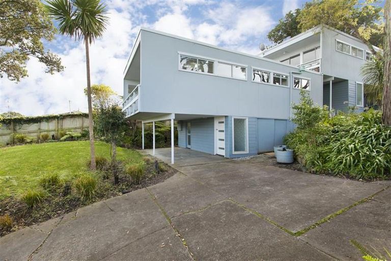 Photo of property in 1/8 Rewi Street, Torbay, Auckland, 0630