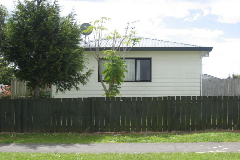 Photo of property in 2/8 Oratu Place, Manurewa, Auckland, 2102