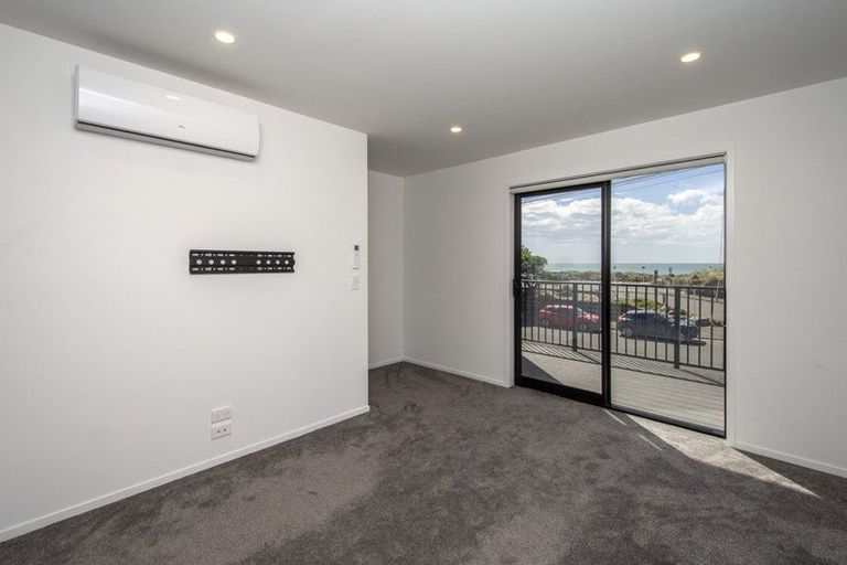 Photo of property in 3/232 Marine Parade, New Brighton, Christchurch, 8061
