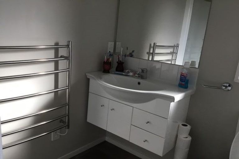 Photo of property in 43a Shortland Street, Wainoni, Christchurch, 8061