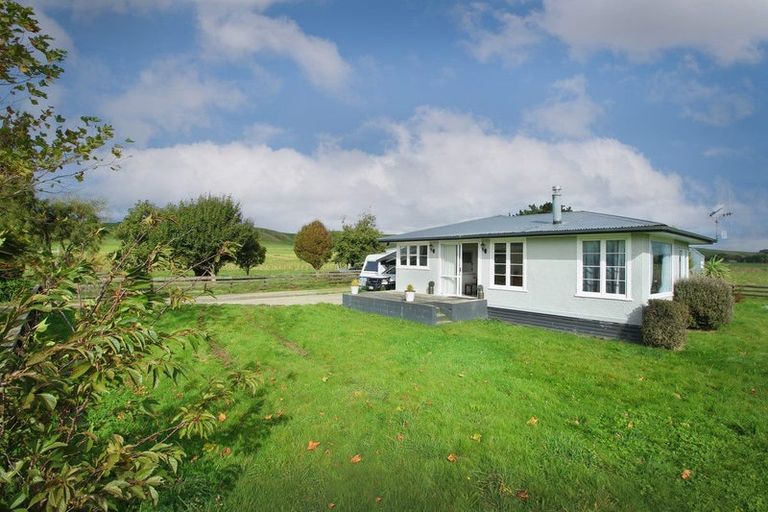 Photo of property in 32 Mccardle Road, Pahiatua, 4984