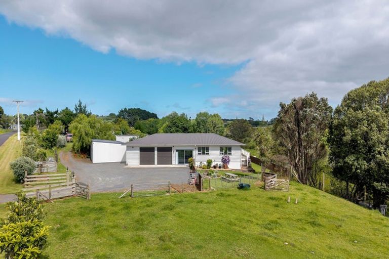Photo of property in 126 Holmes Road, Waiuku, 2682