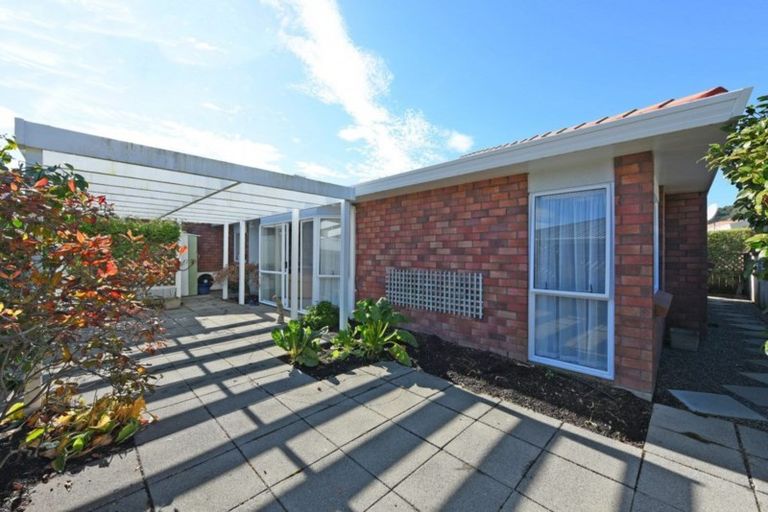 Photo of property in 1/25 Lane Street, Wallaceville, Upper Hutt, 5018