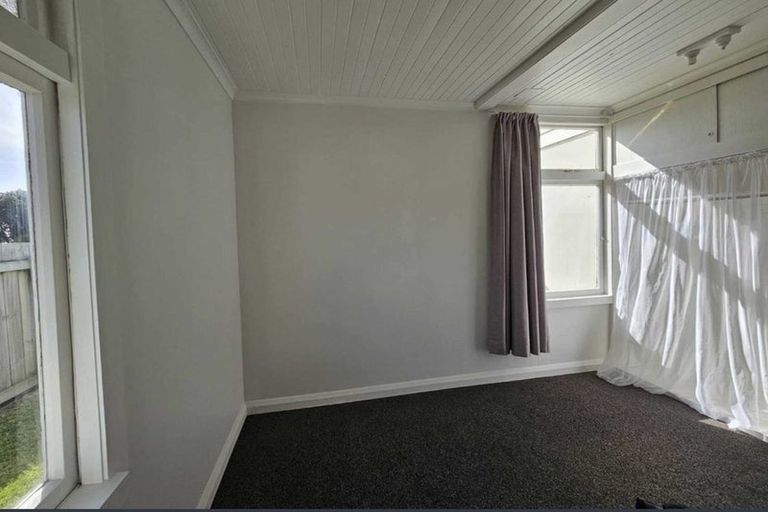 Photo of property in 33 Rangiora Street, Castlecliff, Whanganui, 4501