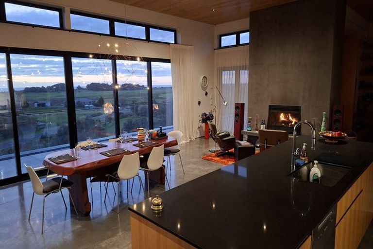 Photo of property in 80 Harakeke Road, Te Horo, Otaki, 5581