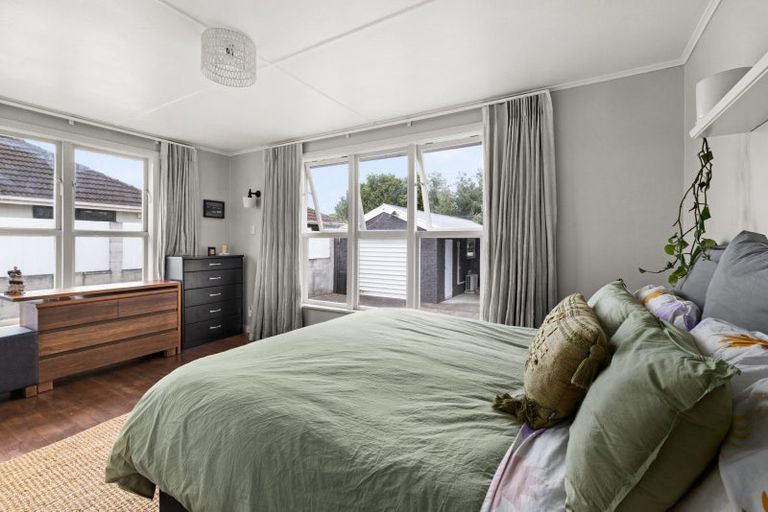 Photo of property in 708 Grove Road, Mayfair, Hastings, 4122