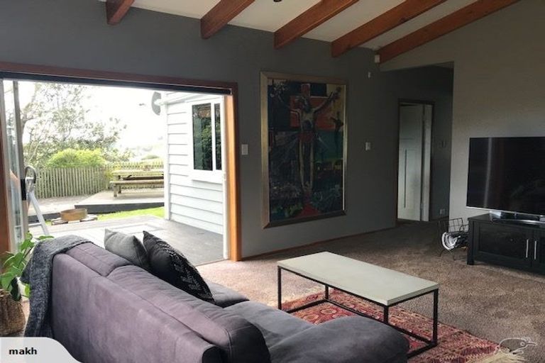 Photo of property in 709 Kelly Road, Lepperton, New Plymouth, 4373